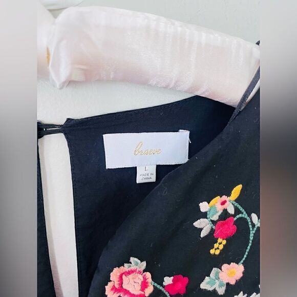 Evereve Braeve Ruffle Sleeve Floral embroidered Dress black size large - Picture 7 of 9